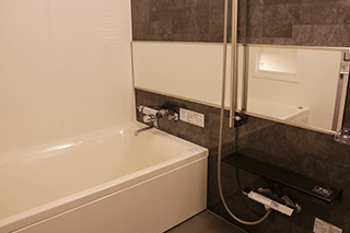 寬松獨立式浴室&浴缸