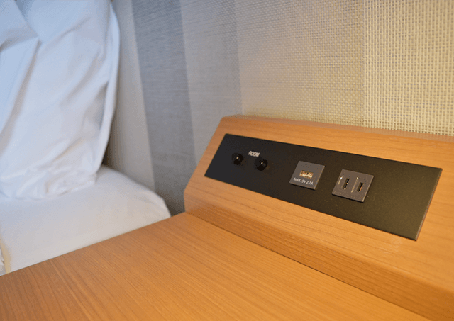 枕元コンセント
